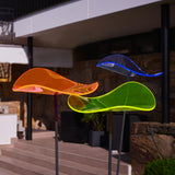 Cazador-del-sol ® | Lucy - Medio | 3 Wavy Suncatcher Discs 50" Height, Blue, Orange, Lemon