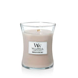 WoodWick - Medium Crackling 9 Oz. Candle - Vanilla & Sea Salt