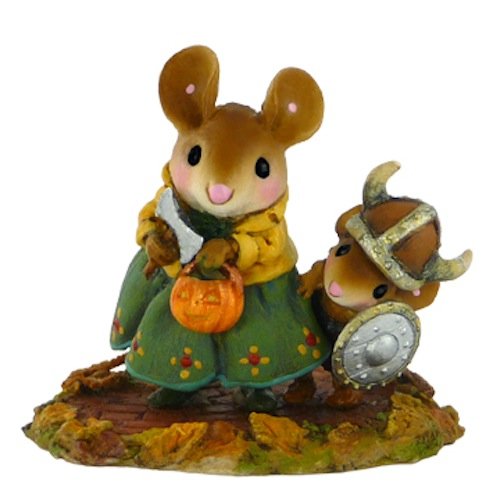 Wee Forest Folk - Figurine - Viking Eric the Reticent & Mama Mouse - Halloween